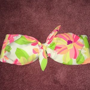VICTORIA SECRET BATHING SUIT TOP - size small